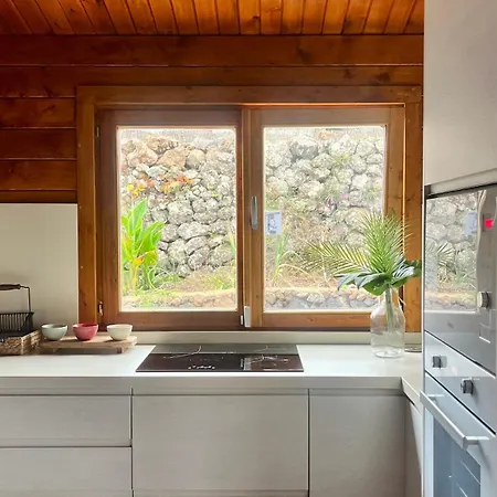 Betenama - Rustic Hideaway With Pool & Garden Hébergement de vacances