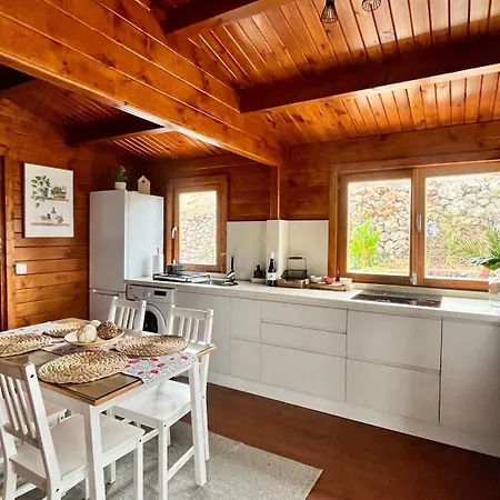 Betenama - Rustic Hideaway With Pool & Garden