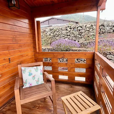 Hébergement de vacances Betenama - Rustic Hideaway With Pool & Garden