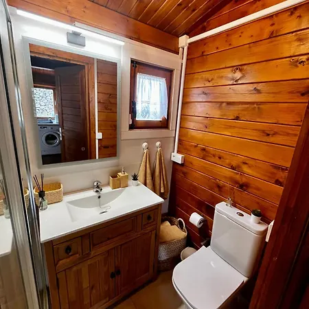 Betenama - Rustic Hideaway With Pool & Garden 別荘 *