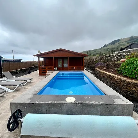 Betenama - Rustic Hideaway With Pool & Garden 別荘