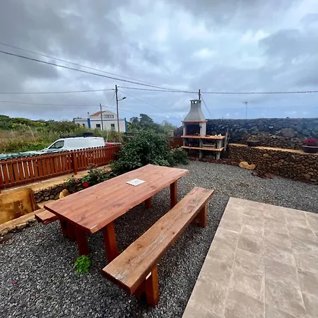 Betenama - Rustic Hideaway With Pool & Garden