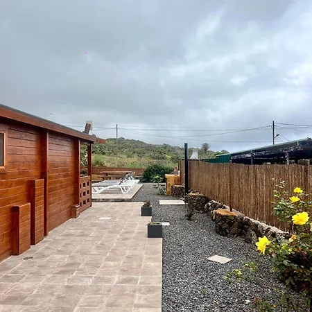 Betenama - Rustic Hideaway With Pool & Garden *