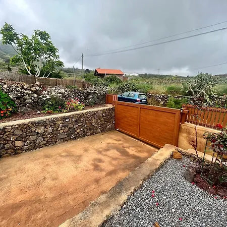 Betenama - Rustic Hideaway With Pool & Garden *