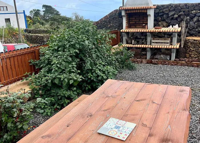Betenama - Rustic Hideaway With Pool & Garden Tesbabo