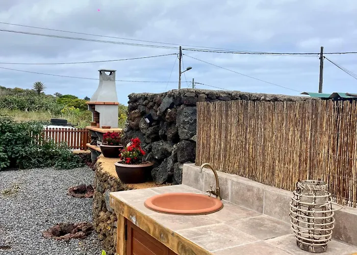 度假居 Betenama - Rustic Hideaway With Pool & Garden *