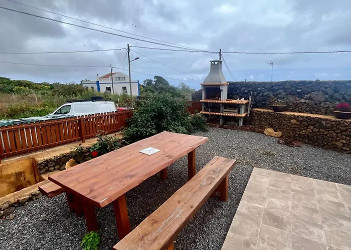 Betenama - Rustic Hideaway With Pool & Garden